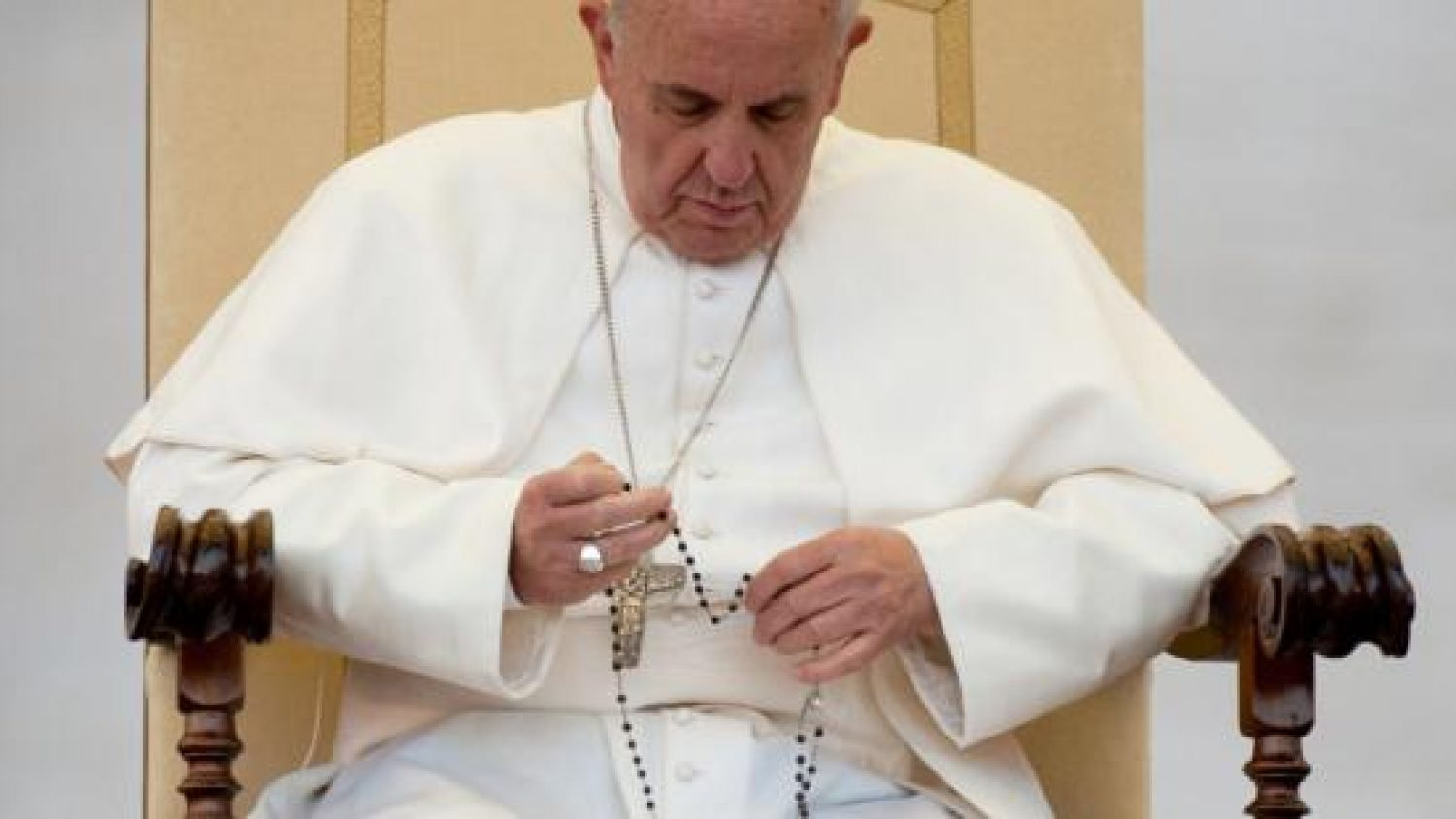 -pope-francis--rosary